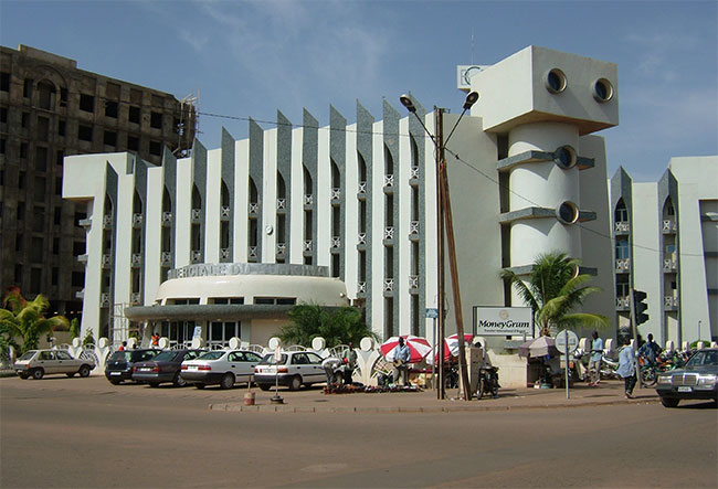 Le gouvernement burkinabè nationalise la BCB