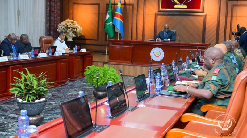 RDC : Tshisekedi réaffirme sa détermination à défendre l’ensemble du territoire national, à l’occasion du 64e anniversaire de l’indépendance