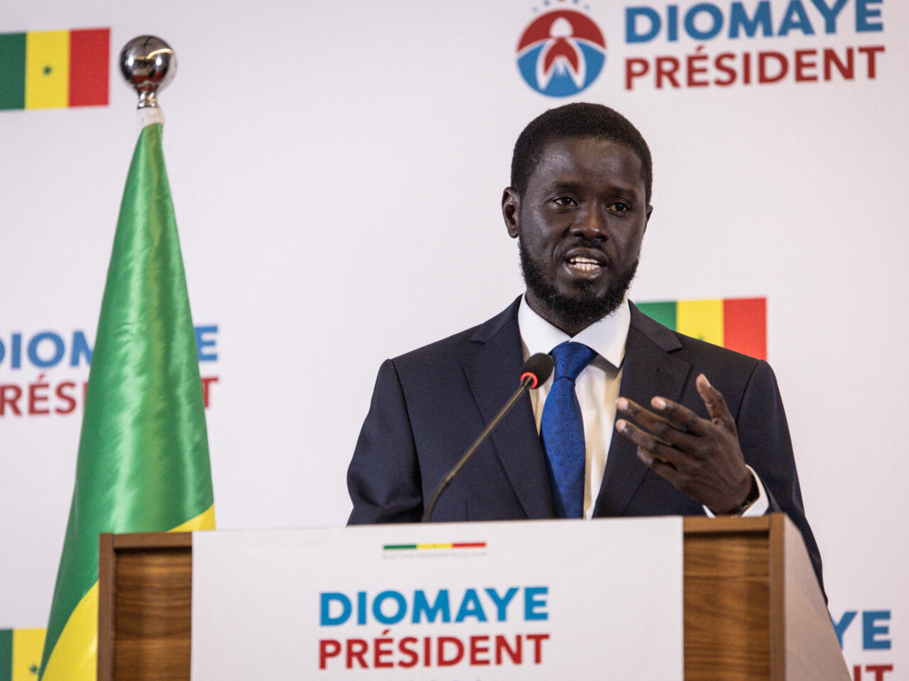 Le président sénégalais, Diomaye promet une traque des passeurs suite au naufrage au large de Mbour