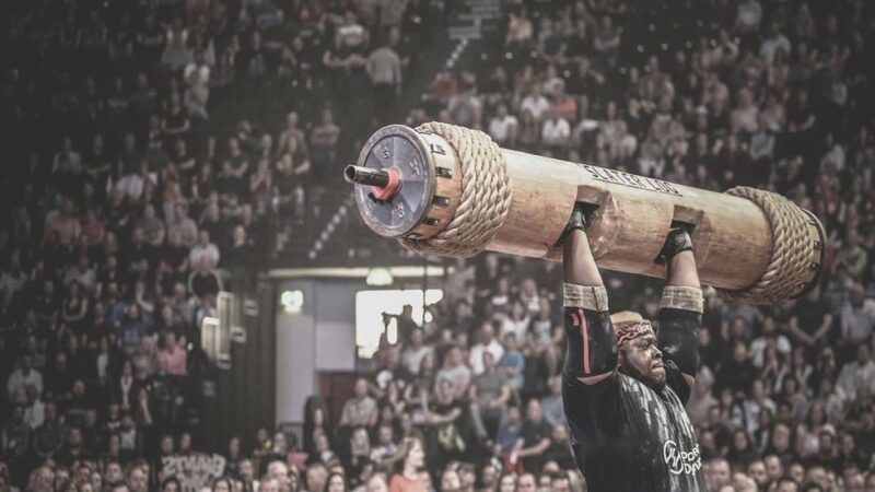 Le Burkinabè Iron Biby demeure champion du monde au log lift