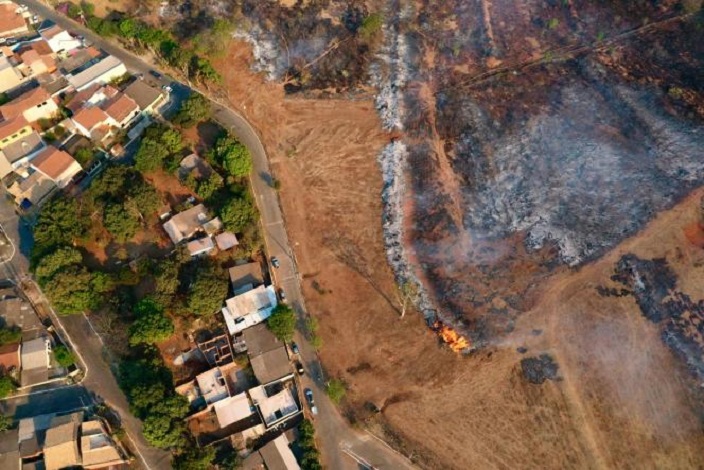 Brésil : Les feux de forêt atteignent le parc national de Brasilia