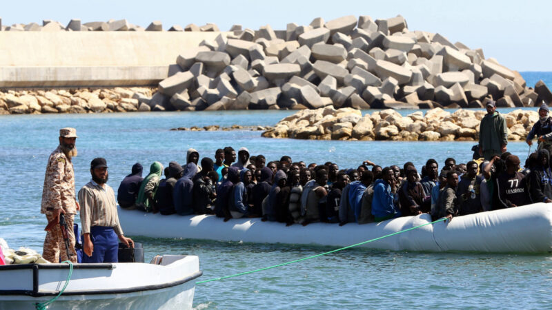 Au moins 979 migrants secourus la semaine dernière, au large des côtes libyennes (OIM)