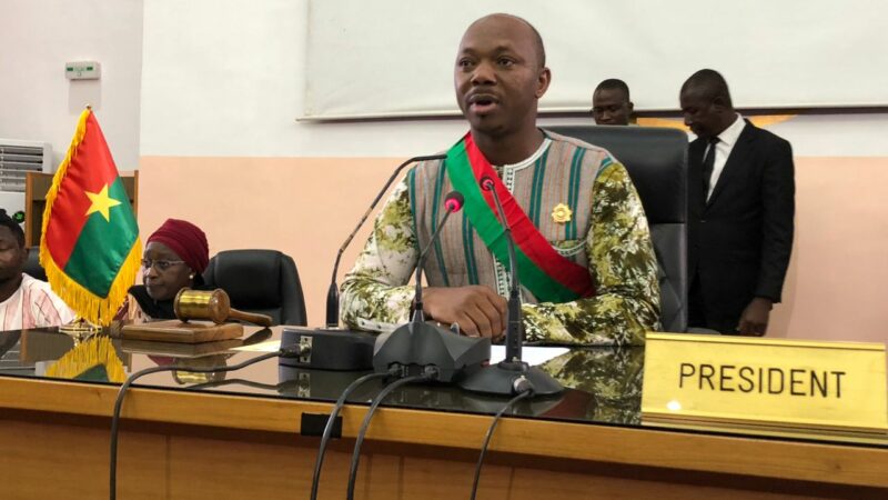 Le Parlement de Transition au Burkina Faso adopte la nouvelle devise du pays : «La Patrie ou la mort, nous vaincrons»