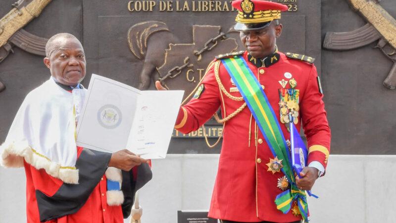 Le président gabonais, Oligui Nguema promulgue la nouvelle Constitution