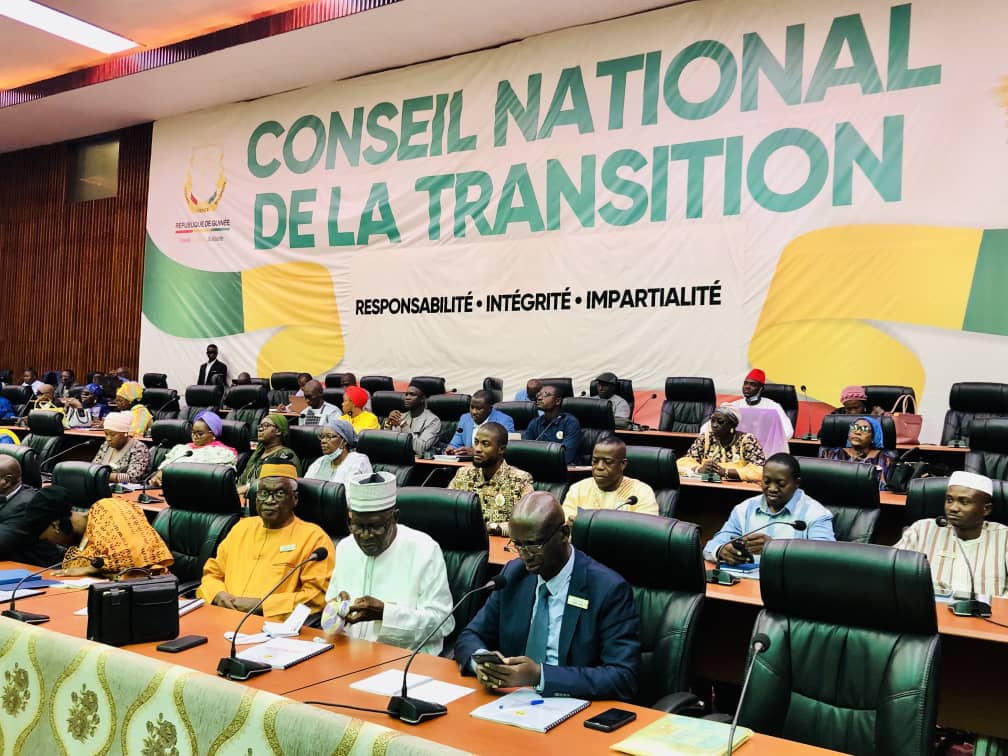 Guinée/Loi de finances 2025 : Conakry table sur des recettes d’environ 4,1 milliards de dollars