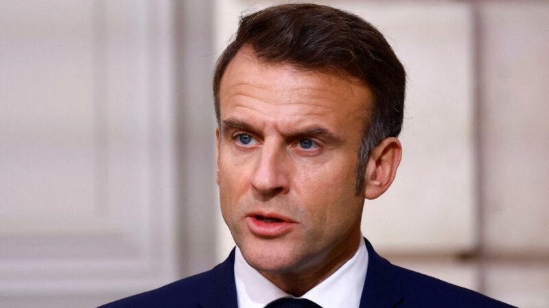 La Commission mixte franco-camerounaise pluridisciplinaire remet son rapport au président Macron