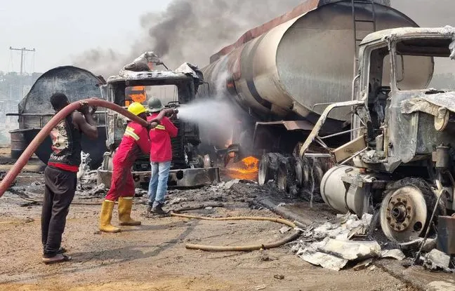 La présidence nigériane consternée par l’explosion d’un camion-citerne qui a fait des dizaines de morts à Dikko